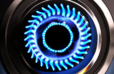 泉天下燃?xì)庠?，是您敞開(kāi)式廚房的安全保障