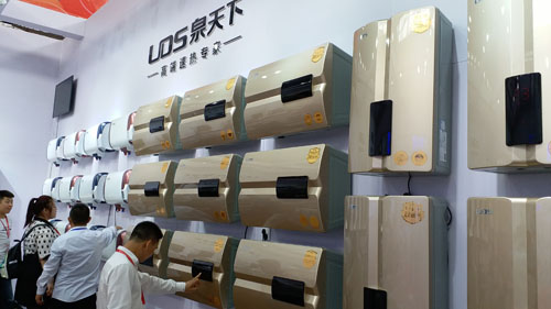 泉天下熱水器華麗亮相贏贊譽-中國小家電展落幕
