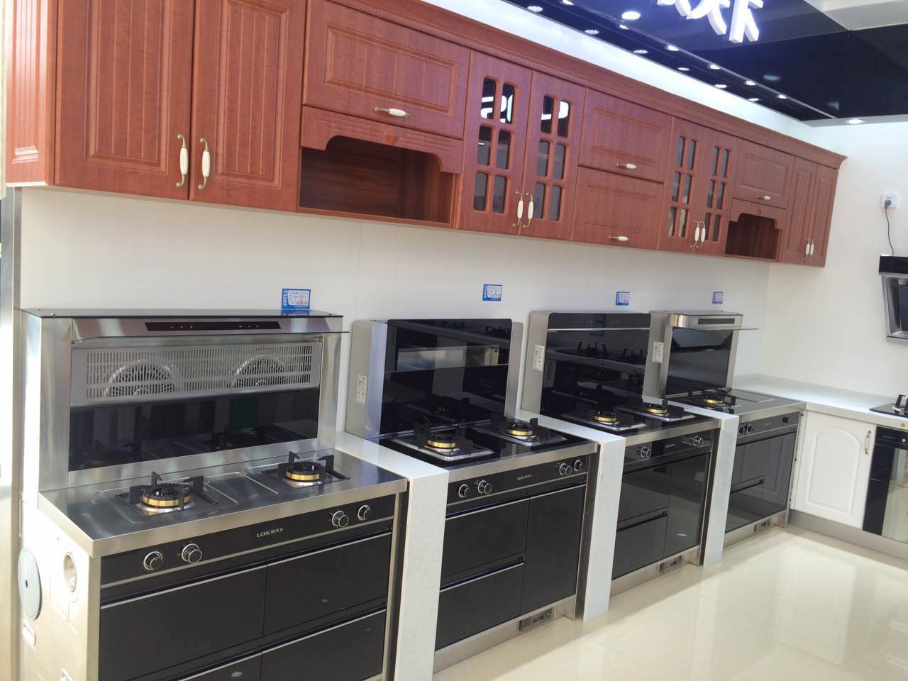 泉天下吸油煙機(jī),泉天下熱水器,泉天下水槽,泉天下集成灶,泉天下廚衛(wèi)館,泉天下空氣能,泉天下燃?xì)庠?泉天下消毒柜,